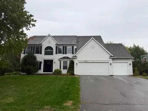 17716 Hyde Park Ave, Lakeville, MN 55044