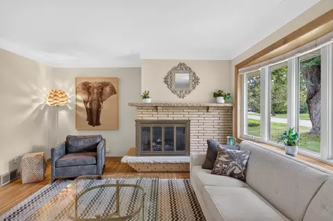 13819 Bellevue Dr, Minnetonka, MN 55345