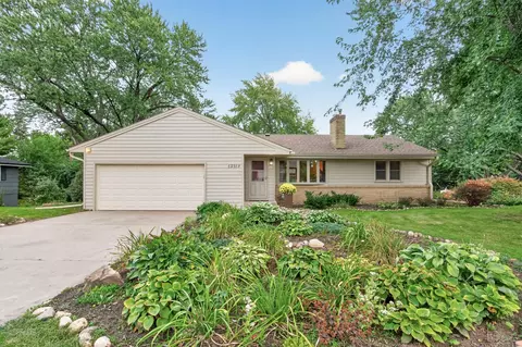 13819 Bellevue Dr, Minnetonka, MN 55345