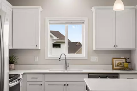 Kitchen - 331 Riverview Cir, Hanover, MN 55341 photo 7 of 8