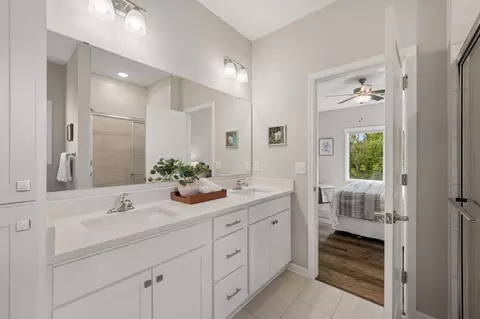 Bath - 331 Riverview Cir, Hanover, MN 55341 photo 2 of 5