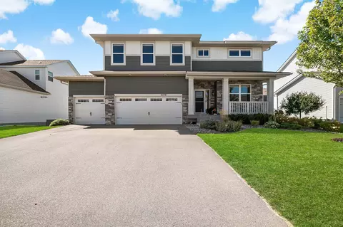 2140 Windermere Cir, Shakopee, MN 55379