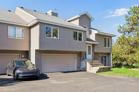 7886 72nd St S, Cottage Grove, MN 55016