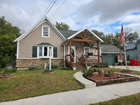 16 4th Ave SE, Dodge Center, MN 55927