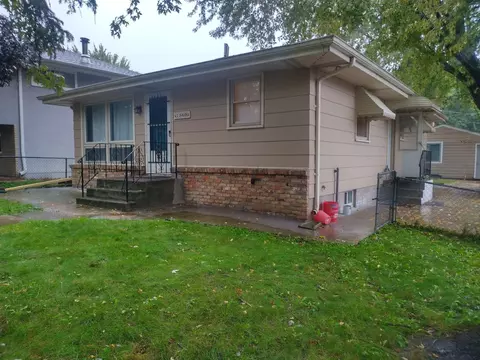 1560 Pacific St, Saint Paul, MN 55106