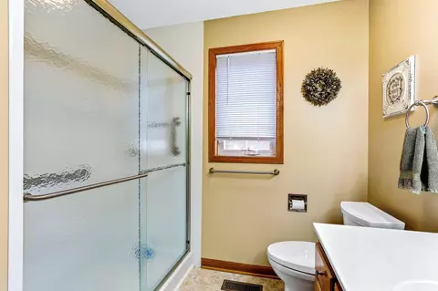 Bath - 13678 Bradley Blvd, Becker, MN 55308 photo 3 of 4