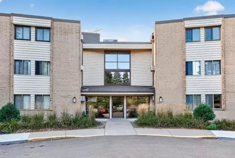 11160 Anderson Lakes Pkwy #214, Eden Prairie, MN 55344