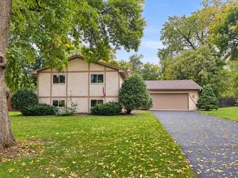 2811 Comstock Ln N, Plymouth, MN 55447
