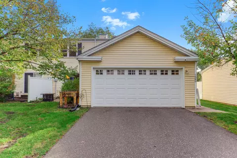 1480 Granada Ave N, Oakdale, MN 55128