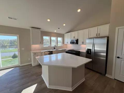 8827 63rd St S, Cottage Grove, MN 55016