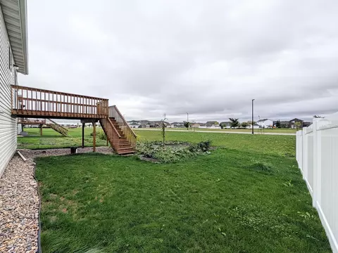 Exterior - 2553 Fulton Loop S, Fargo, ND 58104 photo 5 of 8