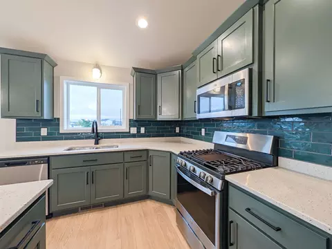 Kitchen - 2553 Fulton Loop S, Fargo, ND 58104 photo 5 of 6