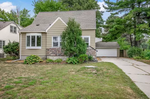 756 Mcknight Rd N, Maplewood, MN 55119