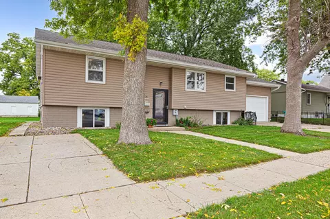 109 10th Ave SE, Waseca, MN 56093