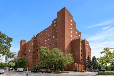 100 2nd St SE #406, Minneapolis, MN 55414