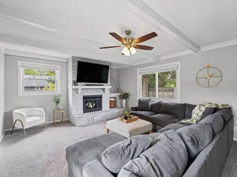 Living - 4247 Sandstone Dr, Eagan, MN 55122 photo 4 of 6