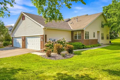 2442 Autumn Ridge Ct, Chanhassen, MN 55317