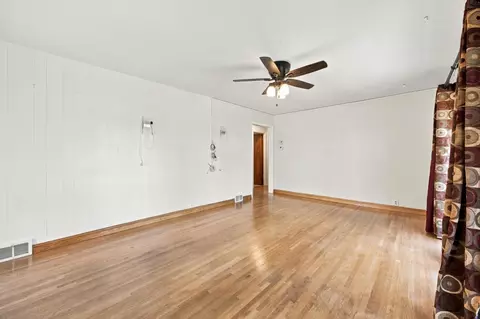 Living - 809 16th St S, Fargo, ND 58103 photo 1 of 6