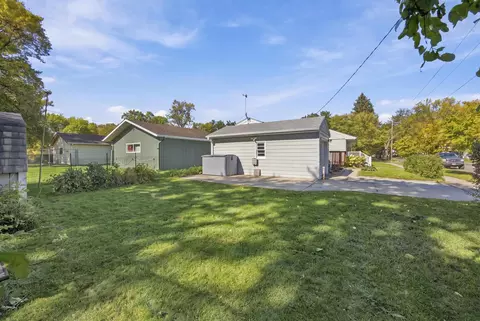Exterior - 809 16th St S, Fargo, ND 58103 photo 4 of 5