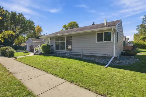 Exterior - 809 16th St S, Fargo, ND 58103 photo 1 of 5