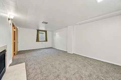Living - 809 16th St S, Fargo, ND 58103 photo 4 of 6