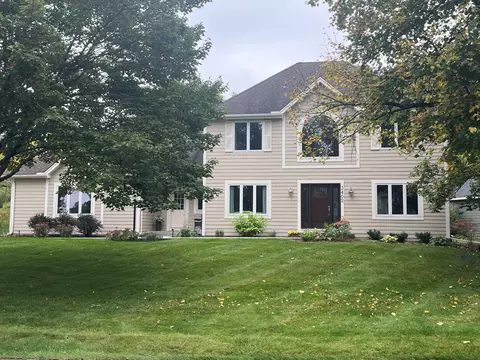 3402 Fairfax Ln, Woodbury, MN 55129