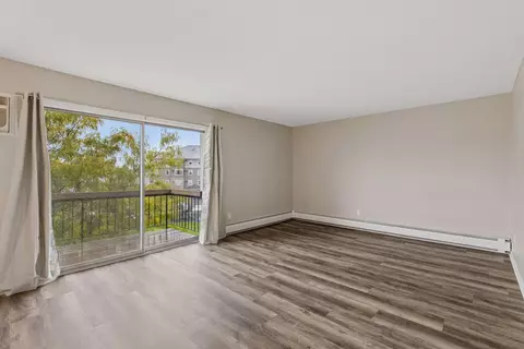 2800 Hillsboro Ave N #307, New Hope, MN 55427