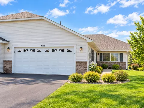 7658 Newbury Rd, Woodbury, MN 55125
