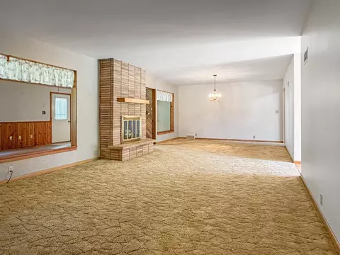 Living - 207 E Hollett St, Tracy, MN 56175 photo 2 of 7