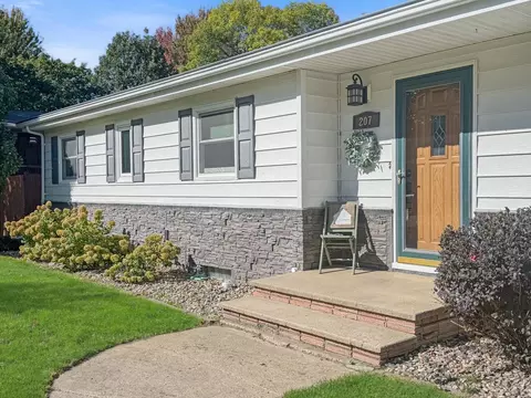 Exterior - 207 E Hollett St, Tracy, MN 56175 photo 1 of 6