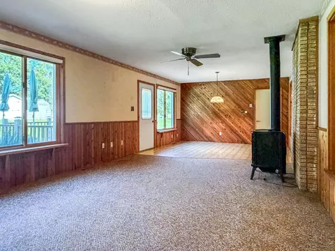 Living - 207 E Hollett St, Tracy, MN 56175 photo 6 of 7