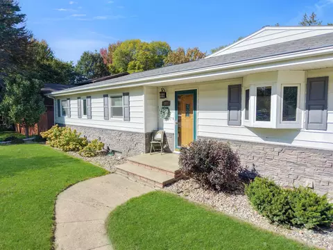 Exterior - 207 E Hollett St, Tracy, MN 56175 photo 2 of 6