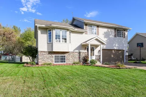 1370 Brookhaven Dr, Hammond, WI 54015