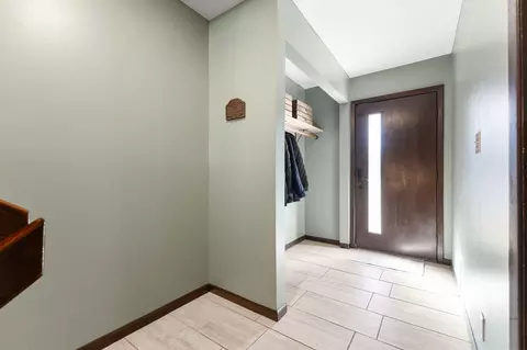 Entry Way - 3304 River Bluff Dr #75, Eagan, MN 55121 photo 6 of 6