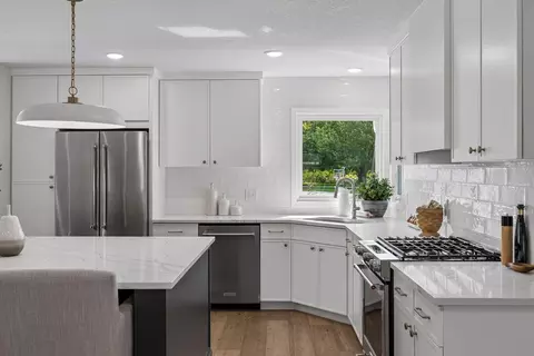 Kitchen - 5724 Code Ave, Edina, MN 55436 photo 4 of 7