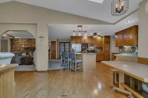 Entry Way - 802 Aldon Dr, Saint Cloud, MN 56301 photo 2 of 2