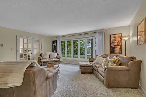 Living - 802 Aldon Dr, Saint Cloud, MN 56301 photo 2 of 5