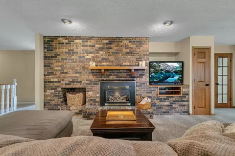Living - 802 Aldon Dr, Saint Cloud, MN 56301 photo 4 of 5