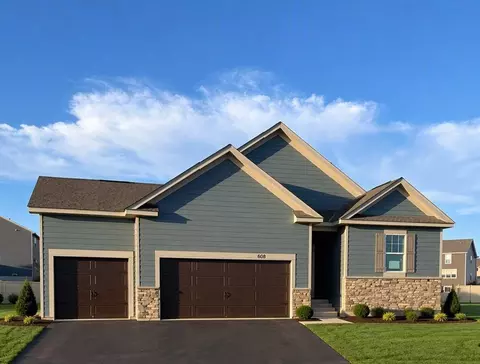 1712 Oak Creek Dr, Chaska, MN 55318