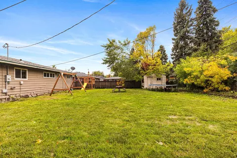 Exterior - 1701 5th St S, Fargo, ND 58103 photo 7 of 8