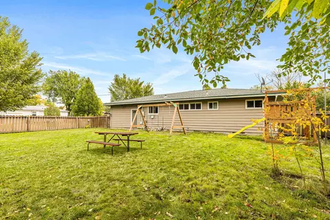 Exterior - 1701 5th St S, Fargo, ND 58103 photo 5 of 8