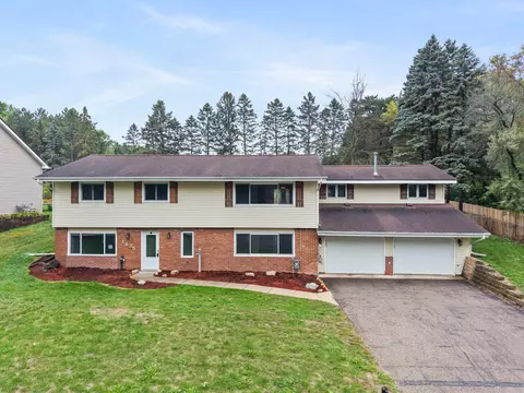 1435 56th St E, Inver Grove Heights, MN 55077