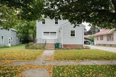 Exterior - 405 6th St, Jackson, MN 56143 photo 2 of 8