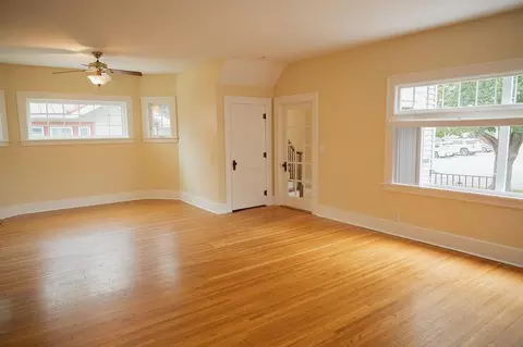 Living - 405 6th St, Jackson, MN 56143 photo 9 of 12