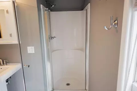Bath - 405 6th St, Jackson, MN 56143 photo 5 of 5