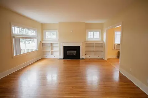 Living - 405 6th St, Jackson, MN 56143 photo 4 of 12