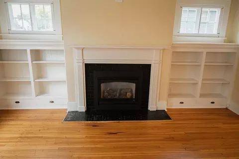 Living - 405 6th St, Jackson, MN 56143 photo 6 of 12