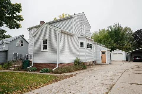 Exterior - 405 6th St, Jackson, MN 56143 photo 4 of 8