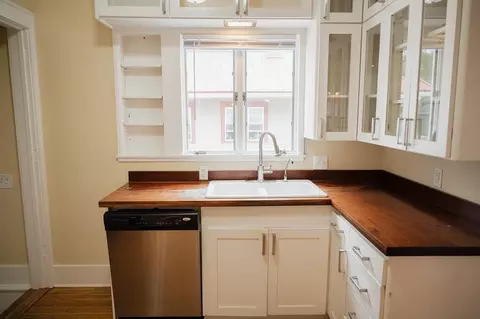 Kitchen - 405 6th St, Jackson, MN 56143 photo 4 of 5