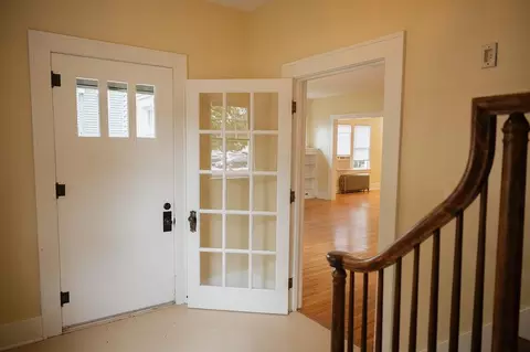 Entry Way - 405 6th St, Jackson, MN 56143 photo 3 of 5